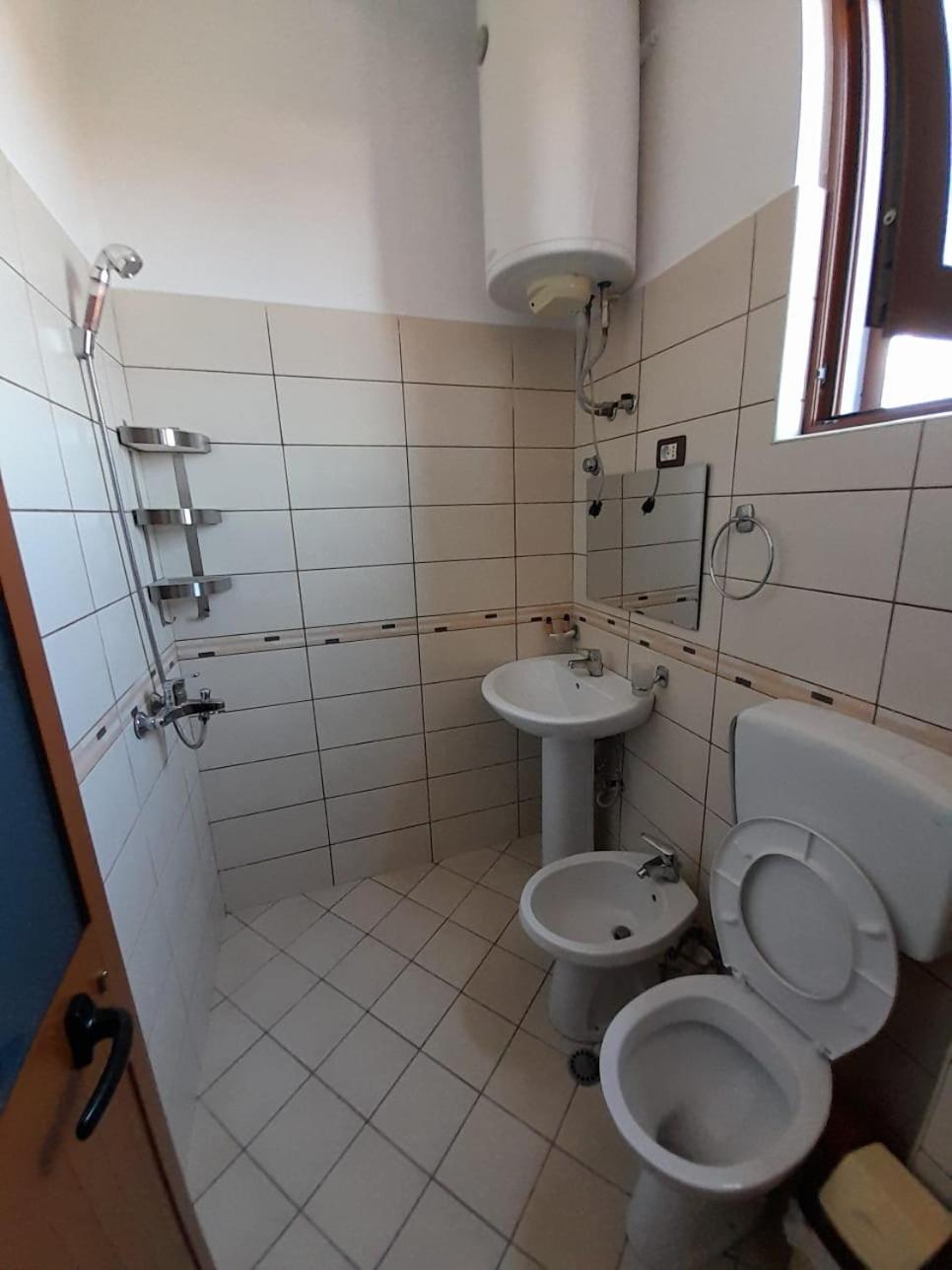 Appartement Aleksi&Eli à Shkodër Extérieur photo