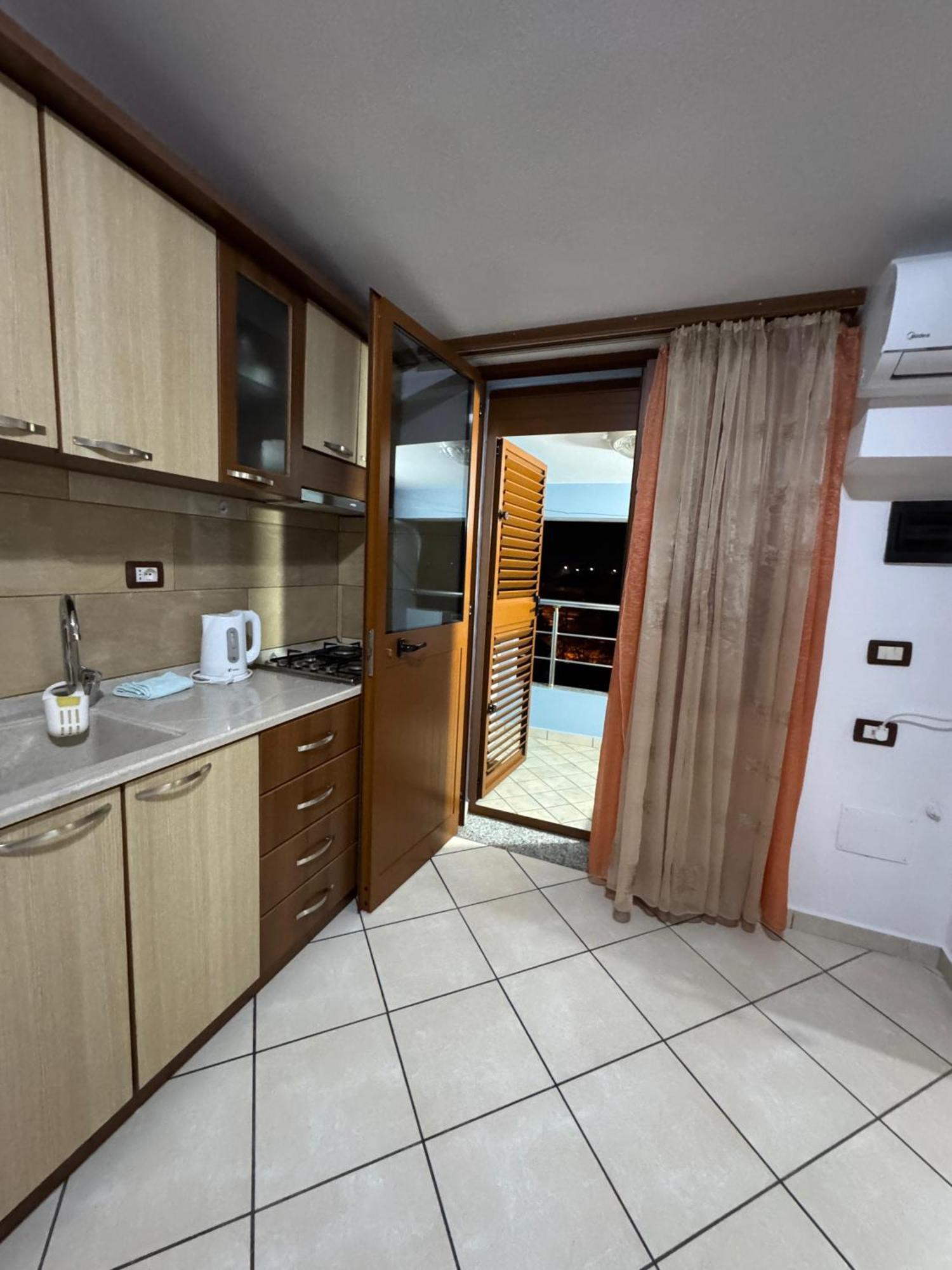 Appartement Aleksi&Eli à Shkodër Extérieur photo